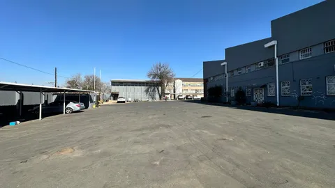 205 Sheffield Road in Wadeville has a 400m² Industrial Unit Available To Let  (2)